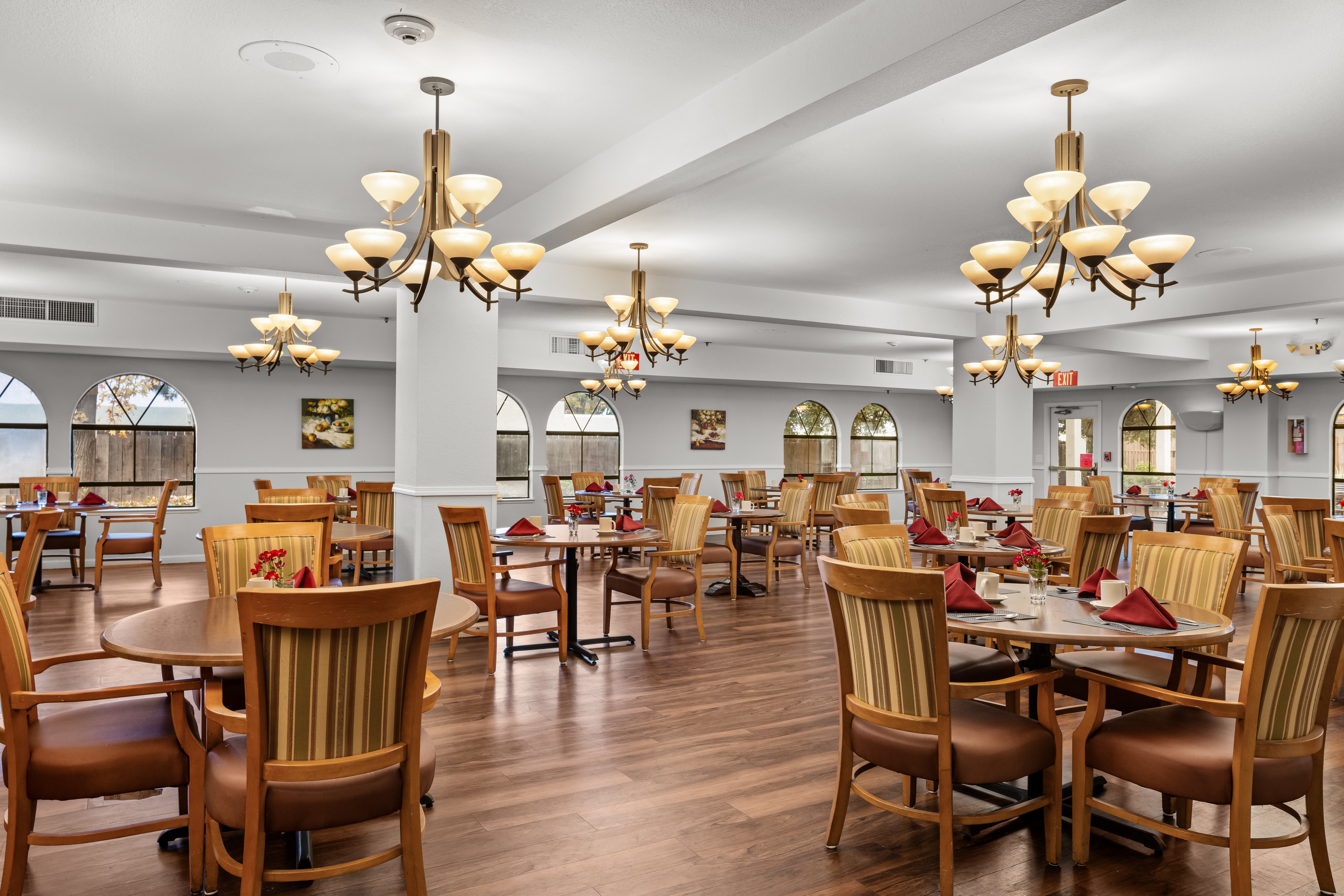 Marbella Tracy dining area